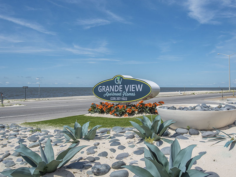 Monument Sign | Grande View Apartments in Biloxi, MS
