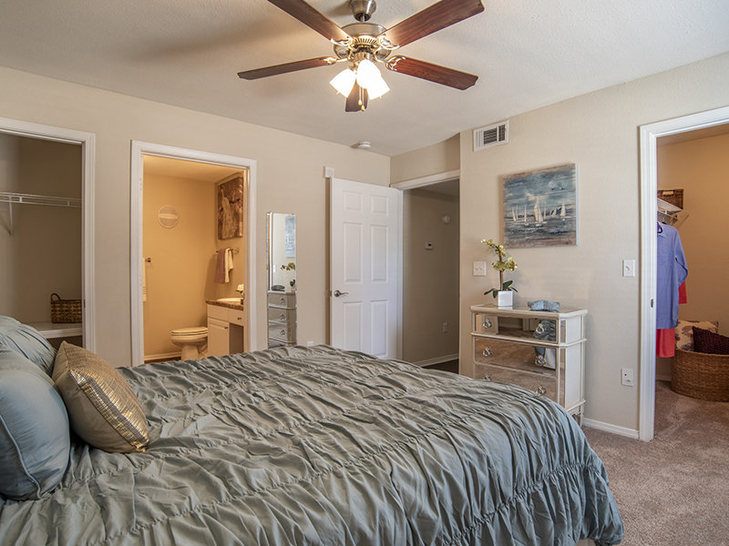 Bedroom | Grande View Apartments in Biloxi, MS