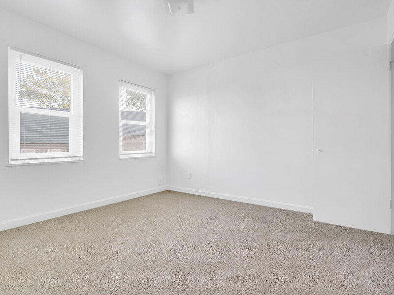 Large Carpeted Bedroom | Heirlooms of Cincinnati
