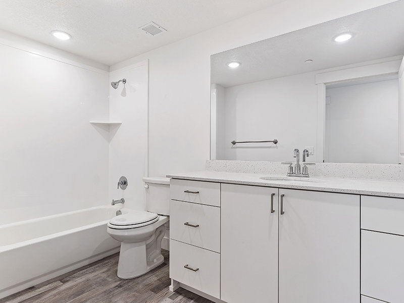 Interior Bathroom | Hillside Apartments