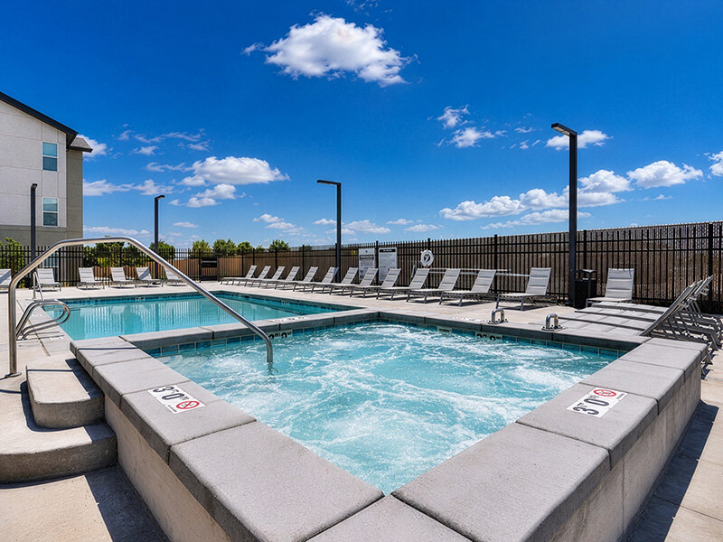 Pool & Hot Tub | Homestead Landing Apartments