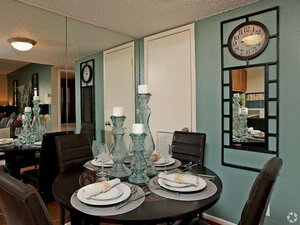 Dining Room | The Hills on Huebner