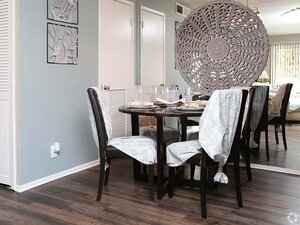 Model Dining Area | The Hills on Huebner