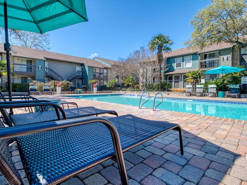 The Hills on Huebner Apartments Amenities