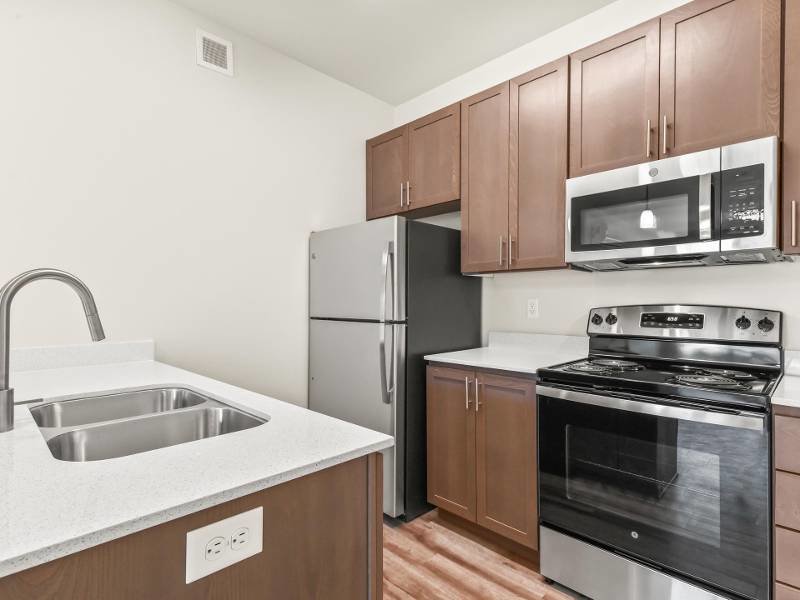 Fully Equipped Kitchen | 2x2B | Jens Pointe Apartments