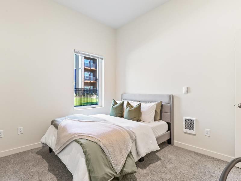 Large Bedrooms with Abundant Natural Light | 2x2C | Jens Pointe Apartments