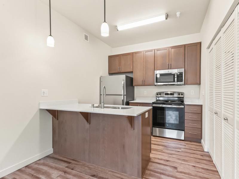 Stainless Steel Appliances | 2x2B | Jens Pointe Apartments