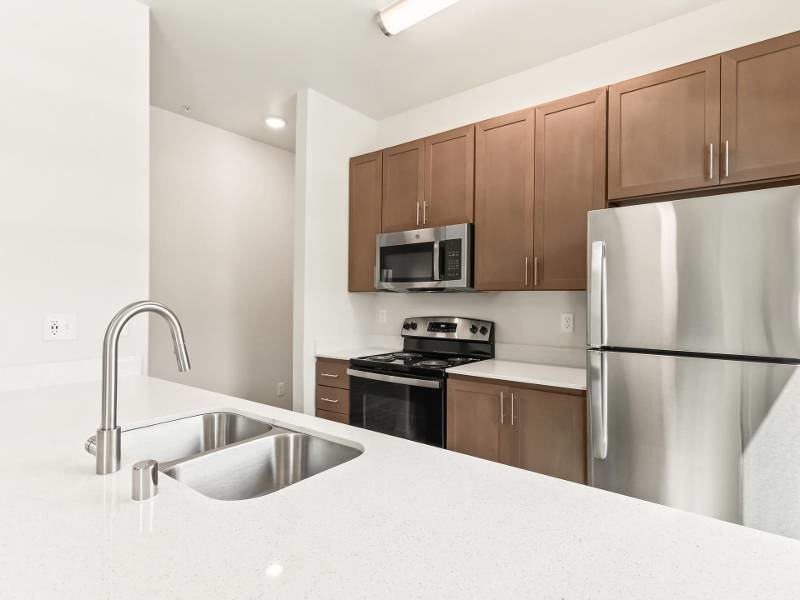 Kitchen | 2x2D Layout | Jens Pointe Apartments