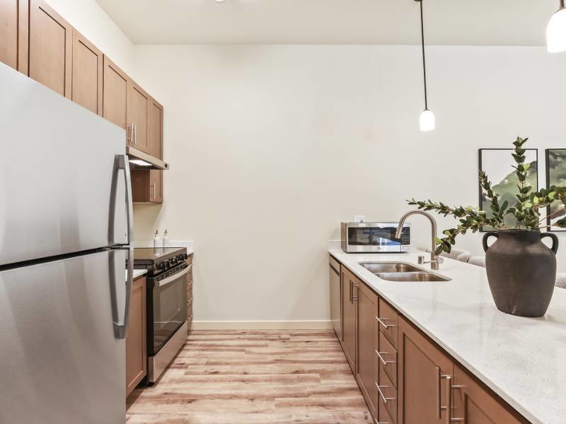 Stainless Appliances | 2x2C | Jens Pointe Apartments