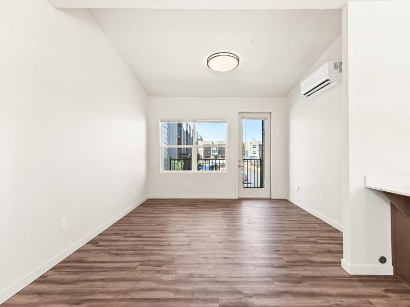 Front Room | 2x2D Layout | Jens Pointe Apartments
