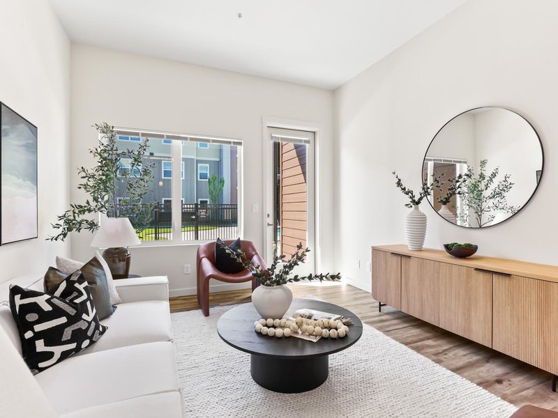 Interior Living Room | Jens Pointe