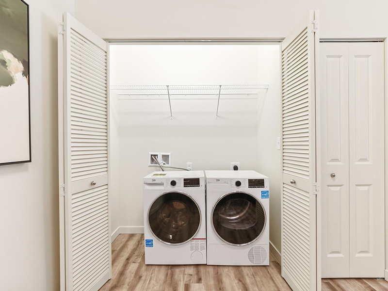 Interior Washer/Dryer | Jens Pointe