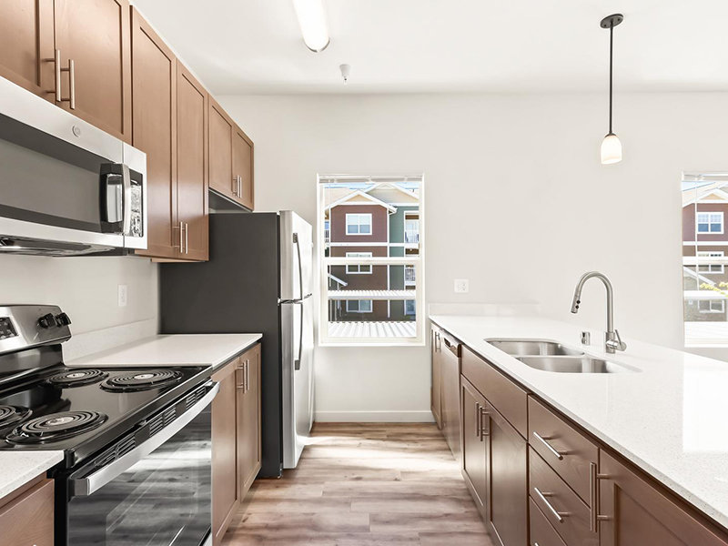 Kitchen Appliances | Jens Pointe