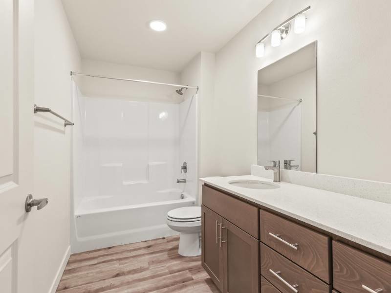 Bathroom | 2x2B | Jens Pointe Apartments