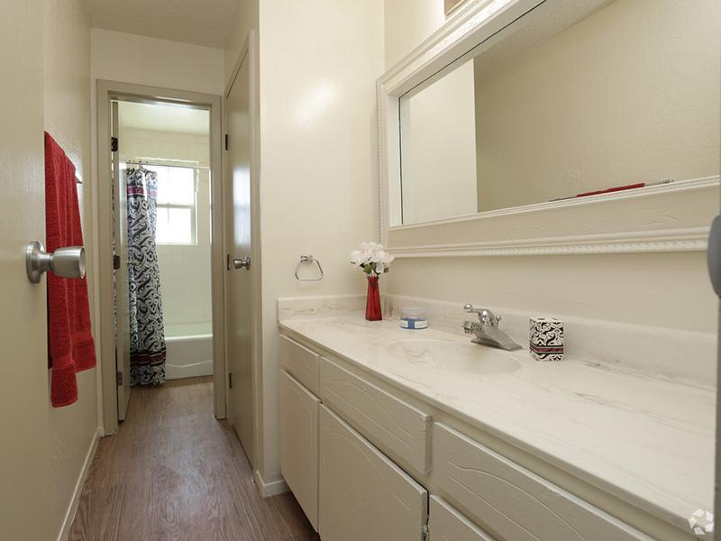 Bathroom | Kings Hill Apartments in El Paso