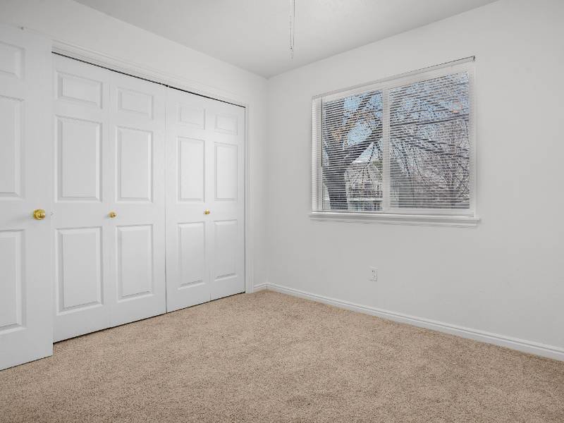 Bedroom | Lakeview Apartments in Tooele, UT