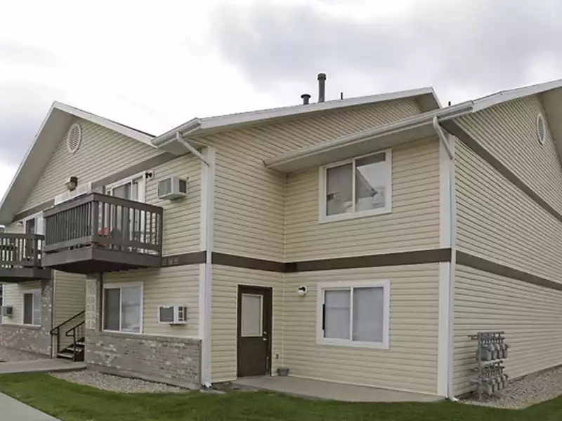 Building Exterior | Lakeview Apartments in Tooele, UT