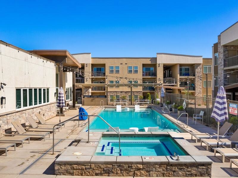 Hot Tub and Pool | La Vida at Sienna Hills Apartments in Washington, UT