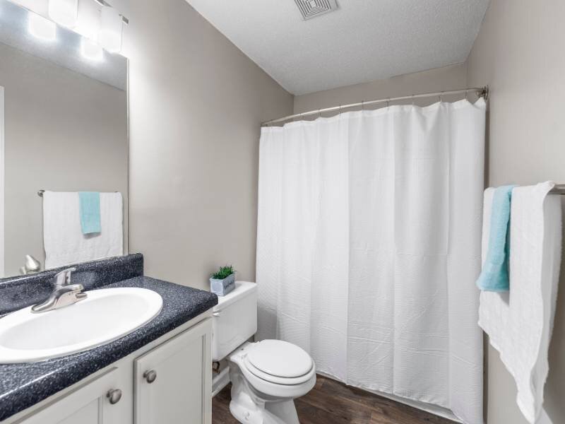 Bathroom | Lexington Station Apartments