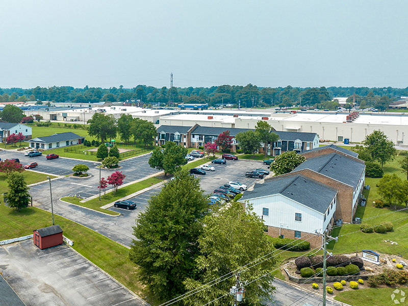 Exterior Complex | Liberty Crossing