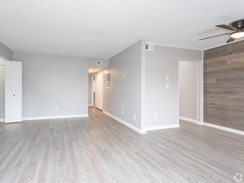 Large Room | Liberty Crossing