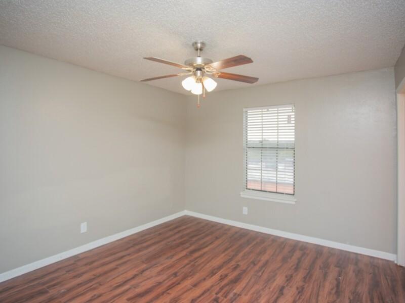 Apartments with Ceiling Fans | Buena Vista Apartments in Fort Worth, TX