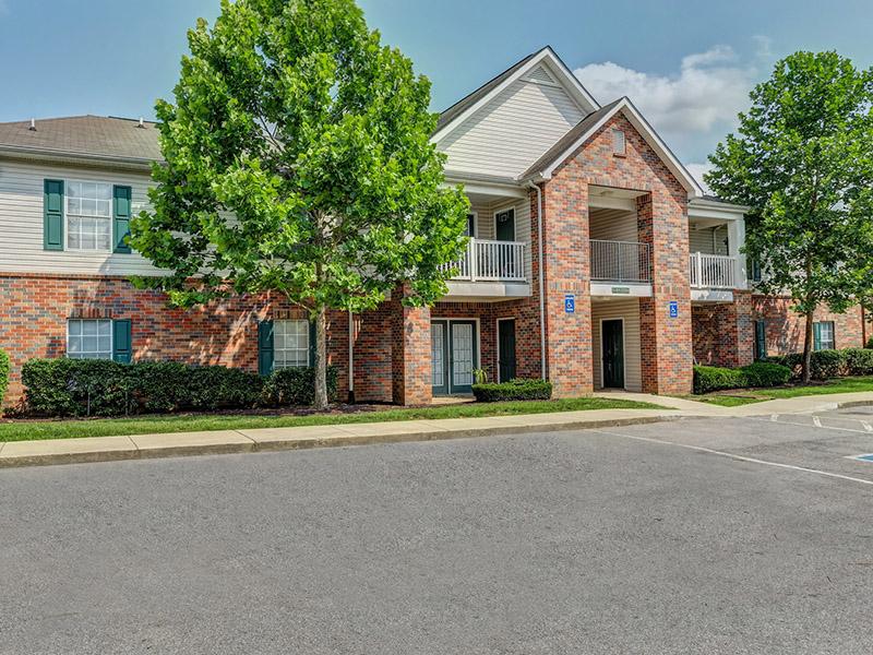 Apartment Building | Meadow Creek Apartments in Goodlettsville, TN