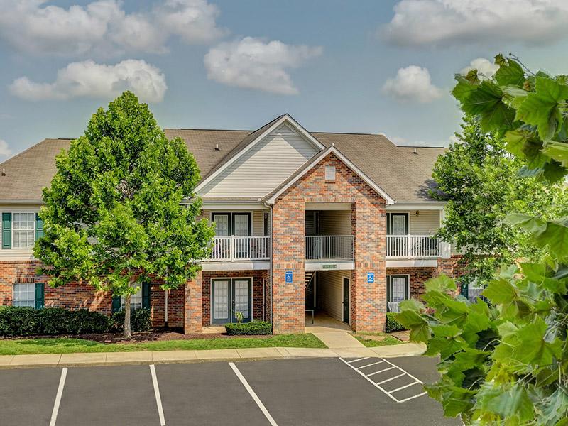 Apartment Exterior | Meadow Creek Apartments in Goodlettsville, TN