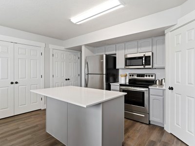 Fully Equipped Kitchen | Oakwood Townhomes