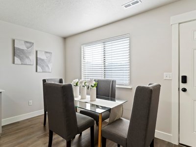 Dining Area | Oakwood Townhomes