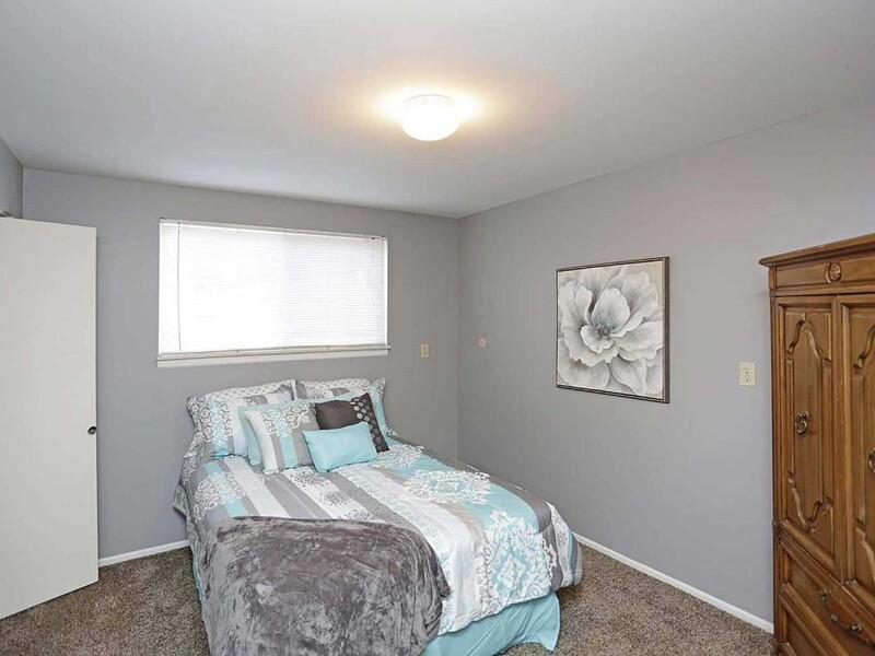 Large Bedroom | Parkville Place Apartments in Parkville, MO