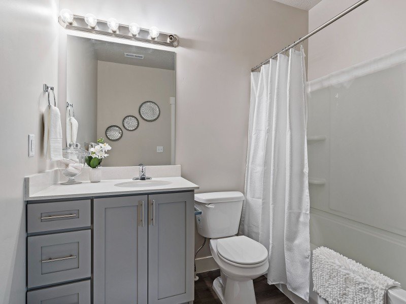 Apartment Bathroom | Patriot Pointe Townhomes