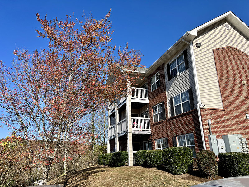 Apartment Exterior | Peaks of Knoxville Apartments