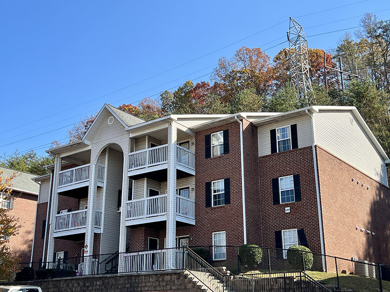 Exterior | Peaks of Knoxville Apartments
