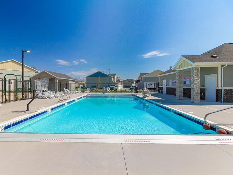 Swimming Pool| Porter Ranch Townhomes