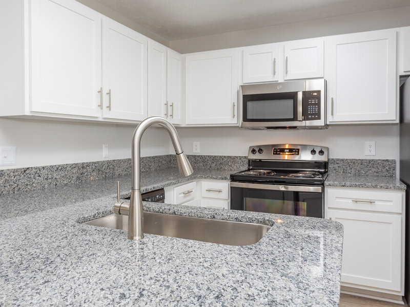 Fully Equipped Kitchen | Regency Apartments in Fayetteville, NC