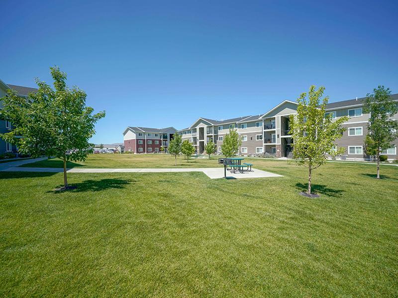 Courtyard | Remington Apartments in Helena, MT