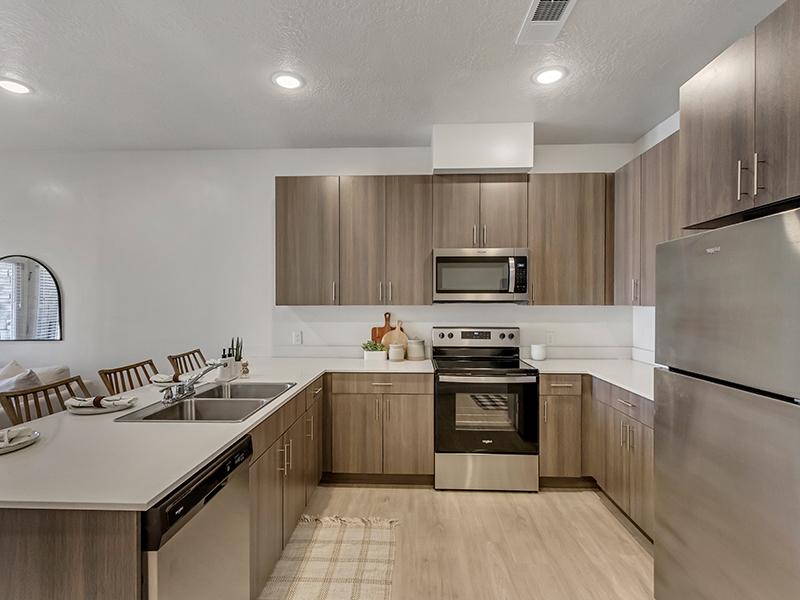 Kitchen | Ridgeline Apartments in Spanish Fork