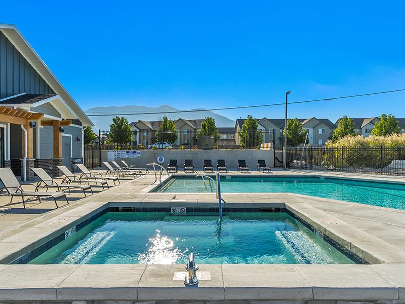 Apartments with a Hot Tub | Ridgeline Apartments