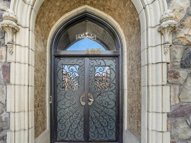Beautiful Entry | Eleanor Rigby