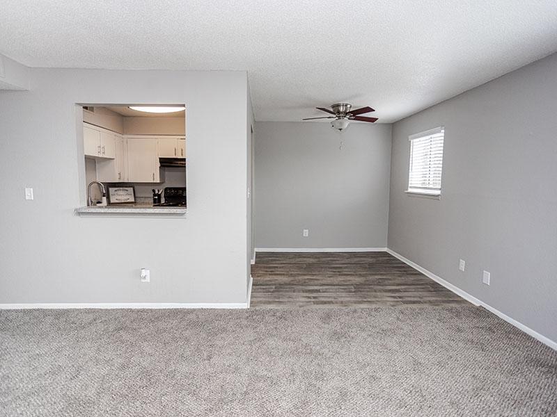 Living and Dining Space | Riverside Heights Apartments in Riverside, MO