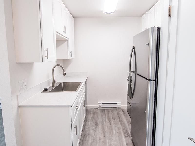 Kitchen | The Rue Apartments in Salt Lake City
