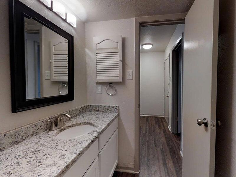 San Antonio Station | Bathroom | San Antonio Apartment