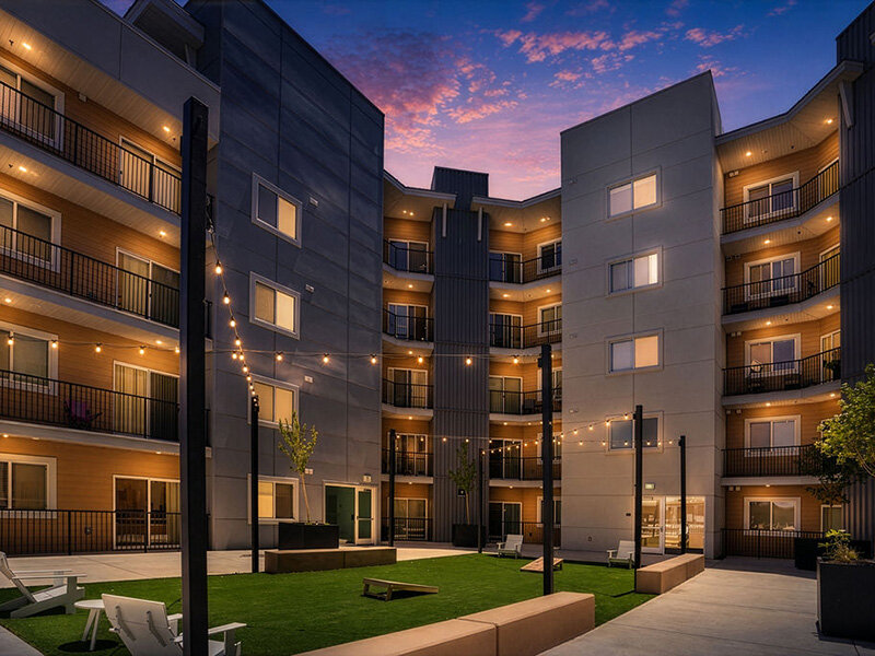 Courtyard | Skyline Peaks Apartments