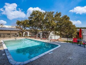 Sky Vue | Beautiful Pool | Apartments San Antonio