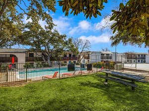 Sky Vue | Beautiful Pool View | Apartment San Antonio