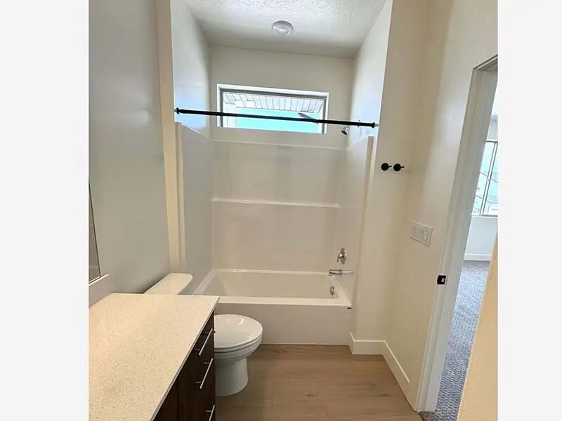 Full Bath | Slatewood Townhomes