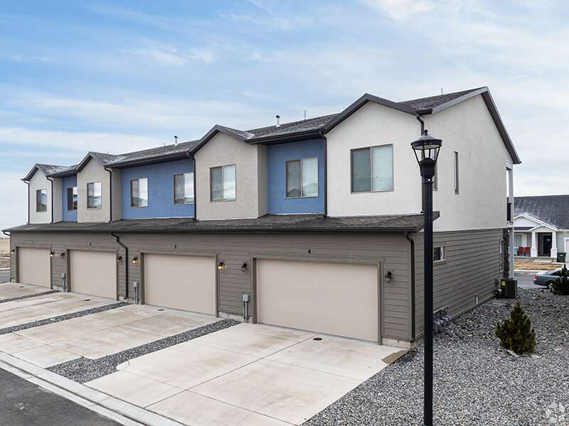 Townhomes with a Garage | Slatewood Townhomes in Tooele, UT