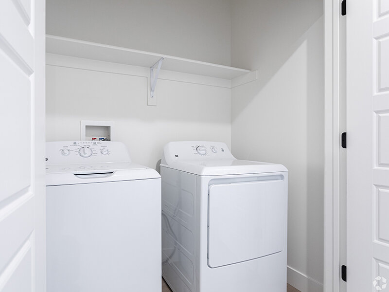 Washer & Dryer | Slatewood Townhomes in Tooele, UT