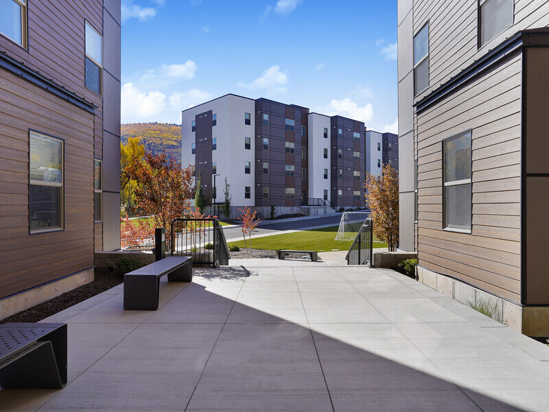 Apartment Courtyard | Slopeside Village